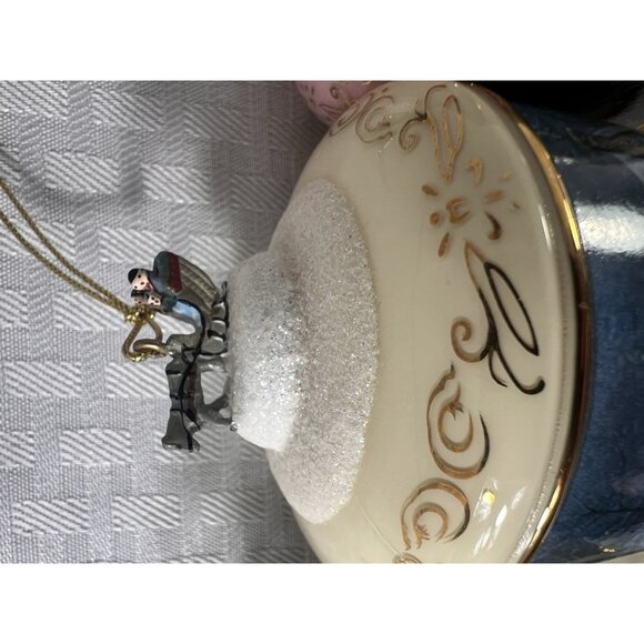 Thomas Kinkade Bradford Exchange Heirloom Christmas Ornaments Set Of 6 2000-2001 - Picture 16 of 16
